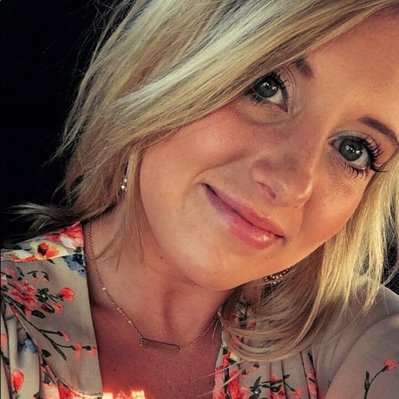 Meet your Posher, Andrea - Picture 1 of 1